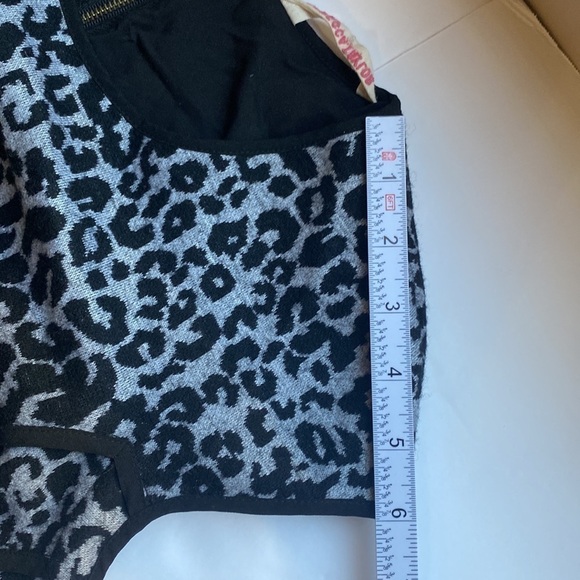 Rebecca Taylor Animal Print Peplum Cap Sleeve Top - Picture 8 of 10